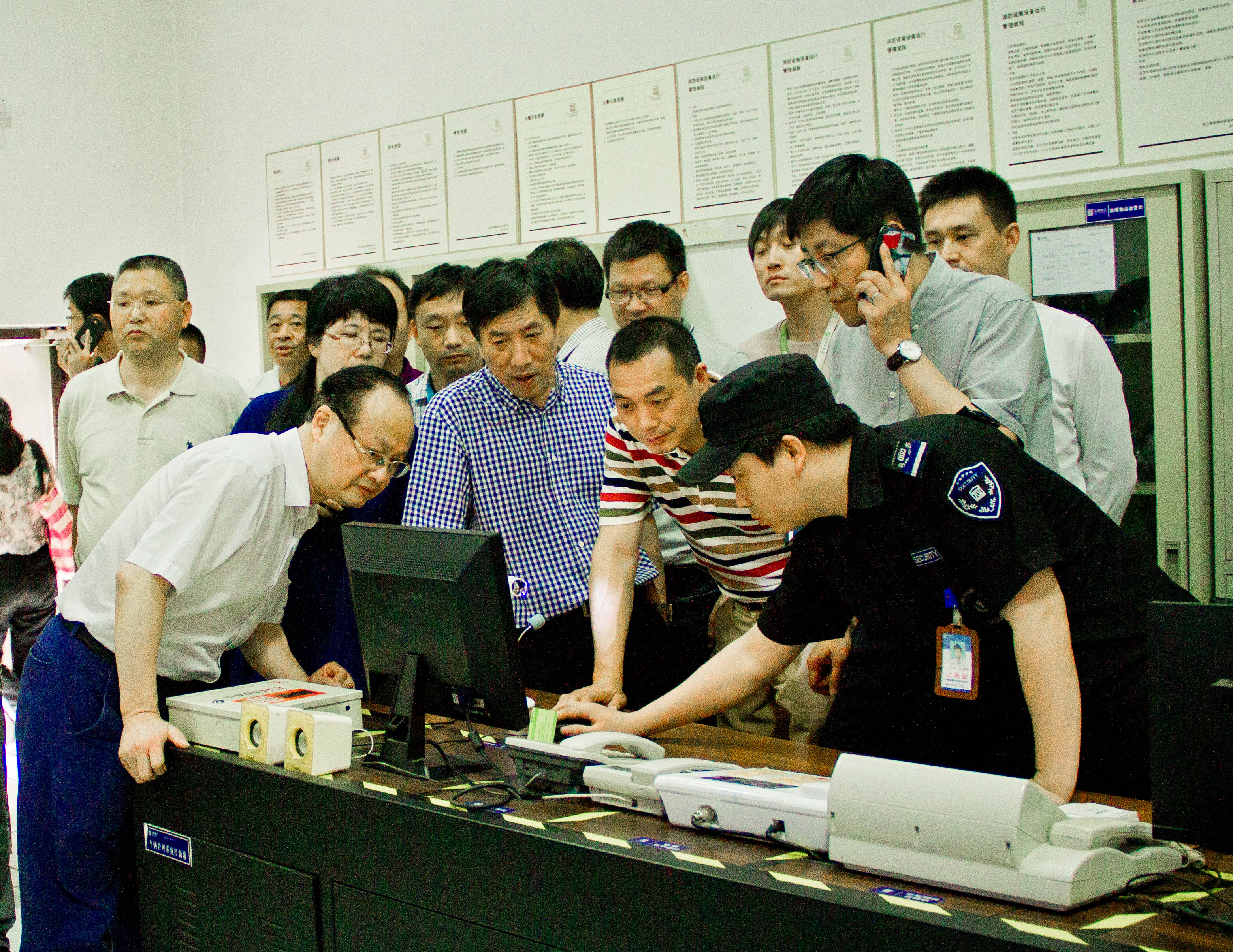 “智慧”电梯-云梯4代首批试点落户UED服务小区，市人大督查组前来视察