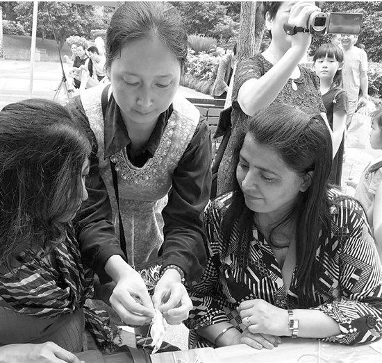 1466065170648575F6F6.jpg qjwb20160616a0010v01b018.jpg