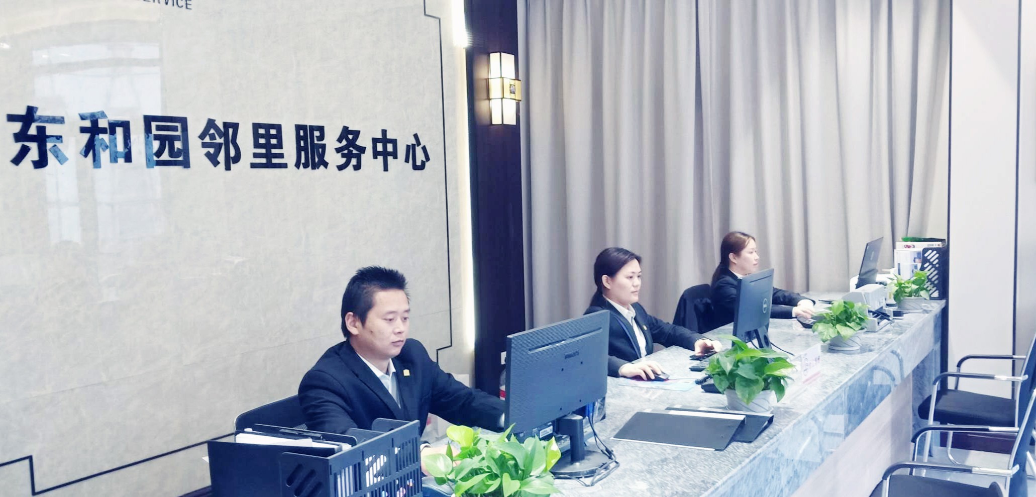 15880426974985382uml.jpg 4.jpg